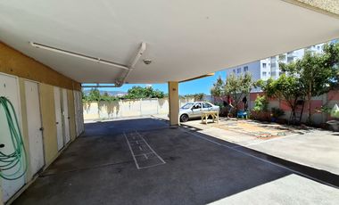 Departamento 2D Cerro Placeres, cercano plaza, con estacionamiento