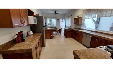 CASA EN VENTA EN MERIDA F-2177, 3 REC. CLUB DE GOLF LA CEIBA  $12,990,000