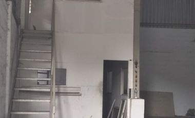 SEWA GUDANG STRATEGIS  RAYA TROPODO COCOK UNTUK SEMUA USAHA