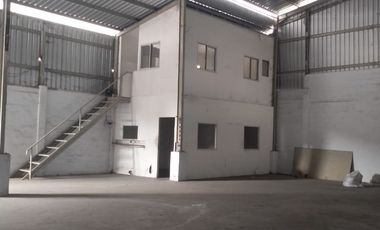 SEWA GUDANG STRATEGIS  RAYA TROPODO COCOK UNTUK SEMUA USAHA