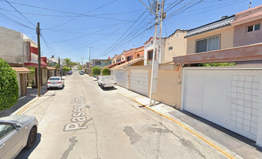 CASA VENTA REMATE CESION DE DERECHOS PASEO DEL JARDIN PRADERAS DEL BOSQUE CELAYA CELAYA  GUAN -MPO