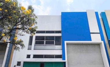 Di sewa gudang bizzpark 2 luas 600 m2 bangunan 2 lantai ada kantor lokasi aman bebas banjir lokasi strategis dekat ke kelapa gading , tol dan terminal pulo gadung di bizpark 2 penggilingan cakung Jakarta Timur