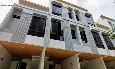 Rumah 2 Lantai di pusat Kota Akses Mudah dan Strategi