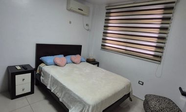 Casa Amoblada en Alquiler en Alborada X,  Seguridad, 3 Habitaciones, 3 Baños, Jacuzzi, Garaje, Norte de Guayaquil.