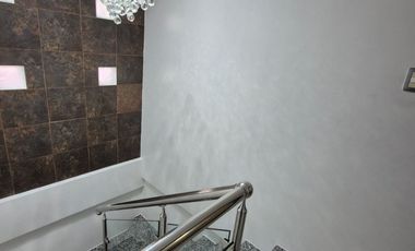 Casa Amoblada en Alquiler en Alborada X,  Seguridad, 3 Habitaciones, 3 Baños, Jacuzzi, Garaje, Norte de Guayaquil.