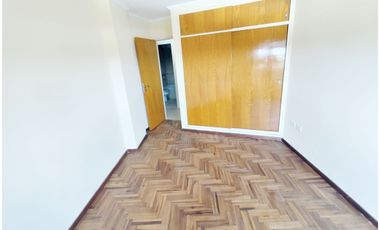 ALQUILA: Dpto Semipiso 2 Dormitorios, 2 Baños, 2 Balcones / Nueva Córdoba