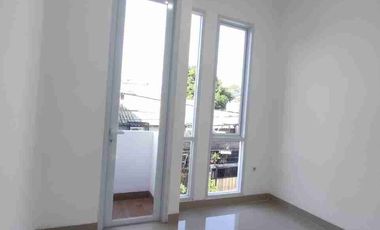 Dijual Rumah Baru 2 Lantai Dalam Gang di Kayumanis Matraman Jakarta Timur
