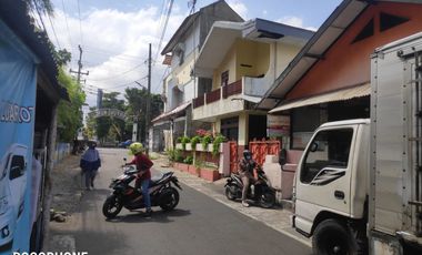 Rumah Barat Malioboro: Tepi Jl Aspal, Mobil Sampingan. SHM
