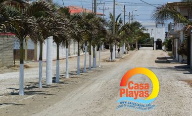 Casa con Piscina de Venta en Playas en Ciudadela Cerrada con Salida Al Mar