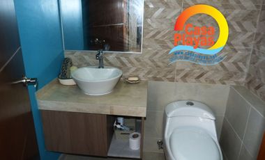 Casa con Piscina de Venta en Playas en Ciudadela Cerrada con Salida Al Mar