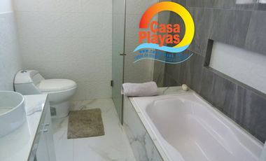 Casa con Piscina de Venta en Playas en Ciudadela Cerrada con Salida Al Mar