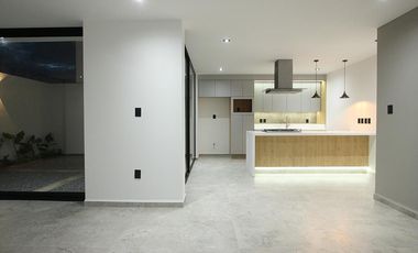 CASA EN VENTA EN PARQUE REAL