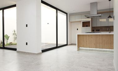 CASA EN VENTA EN PARQUE REAL