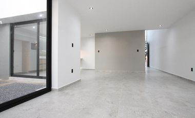 CASA EN VENTA EN PARQUE REAL