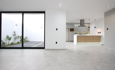 CASA EN VENTA EN PARQUE REAL