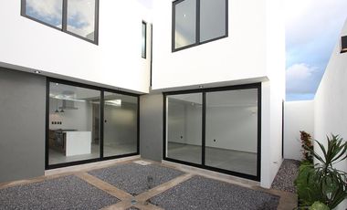 CASA EN VENTA EN PARQUE REAL