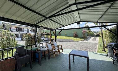 SE ARRIENDA CASA CAMPESTRE BIFAMILIAR SOBRE LA VIA CONDINA.