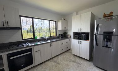 SE ARRIENDA CASA CAMPESTRE BIFAMILIAR SOBRE LA VIA CONDINA.