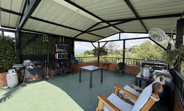 SE ARRIENDA CASA CAMPESTRE BIFAMILIAR SOBRE LA VIA CONDINA.