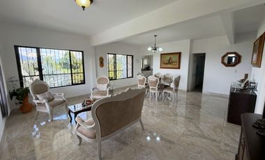 SE ARRIENDA CASA CAMPESTRE BIFAMILIAR SOBRE LA VIA CONDINA.