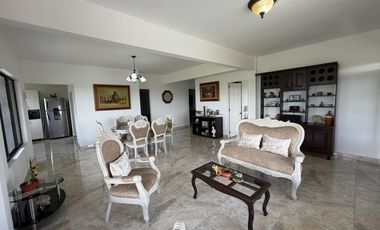 SE ARRIENDA CASA CAMPESTRE BIFAMILIAR SOBRE LA VIA CONDINA.