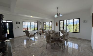 SE ARRIENDA CASA CAMPESTRE BIFAMILIAR SOBRE LA VIA CONDINA.