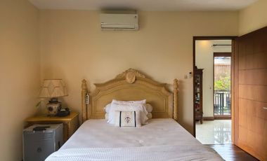 Dijual Rumah Resort Villa di Pusat Kemang Jakarta Selatan, Cluster Eksklusif Side Swimming Pool 4 KT Ensuite