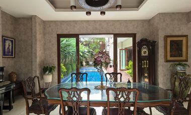 Dijual Rumah Resort Villa di Pusat Kemang Jakarta Selatan, Cluster Eksklusif Side Swimming Pool 4 KT Ensuite