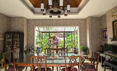 Dijual Rumah Resort Villa di Pusat Kemang Jakarta Selatan, Cluster Eksklusif Side Swimming Pool 4 KT Ensuite