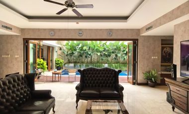Dijual Rumah Resort Villa di Pusat Kemang Jakarta Selatan, Cluster Eksklusif Side Swimming Pool 4 KT Ensuite