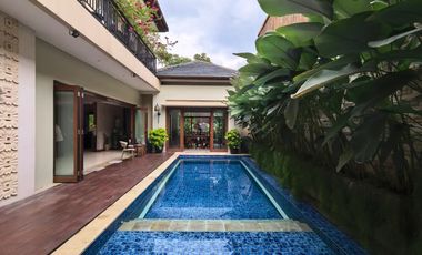 Dijual Rumah Resort Villa di Pusat Kemang Jakarta Selatan, Cluster Eksklusif Side Swimming Pool 4 KT Ensuite