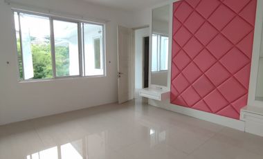 DIJUAL CEPAT RUMAH 3 LANTAI (SWIMMING POOL) DI RIVERVILLE LEBAK BULUS JAKARTA SELATAN