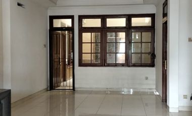 Disewakan Rumah di NUSA LOKA, Serpong, BSD - 5 k.tidur