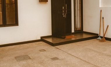 Disewakan Rumah Hunian 2 Lantai Siap Huni Lokasi di Mekar Wangi Bandung