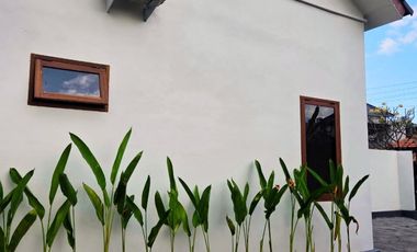 FOR SALE BEAUTIFUL VILLA WITH LARGE A SWIMMING POOL AT DENPASAR SELATAN