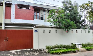 DISEWAKAN RUMAH MEWAH DIKAWASAN KEMANG JAKARTA SELATAN