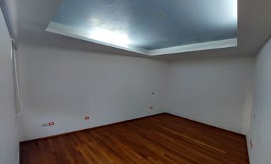 HERMOSA CASA EN CALLE PRIVADA