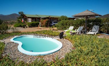 Venta de parcela de 2 has, casa, cabaña, agua de pozo, electricidad y piscina. Las Barrancas, Coquimbo. $160 mm