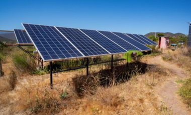 Venta de parcela de 2 has, casa, cabaña, agua de pozo, electricidad y piscina. Las Barrancas, Coquimbo. $160 mm