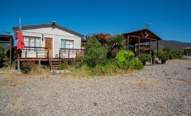 Venta de parcela de 2 has, casa, cabaña, agua de pozo, electricidad y piscina. Las Barrancas, Coquimbo. $160 mm