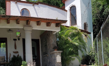 PROPIEDAD DE OPORTUNIDAD!! EXCELENTE CASA EN CLUB DE GOLF HACIENDA SAN GASPAR, JIUTEPEC, MORTELOS.