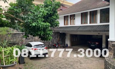 DIJUAL Rumah Mewah ada Kolam Renang Full Furnish di Jakarta Selatan