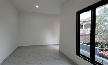 Rumah Condongcatur: Yang Tahu Nilai Lokasi, Pasti Paham. Tepi Jalan Aspal Utama