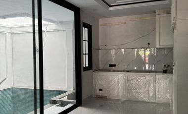 Dijual Rumah American Classic Luxury Home di Jagakarsa