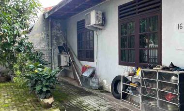 TERMURAH!! RUMAH TUA HITUNG TANAH DALAM KOMPLEK DEKAT UIN
