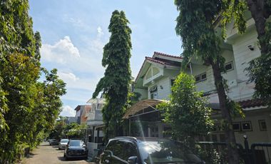 DIJUAL RUMAH DALAM KOTA SURABAYA GAYUNG KEBON SARI – LOKASI SUPER STRATEGIS, TENANG & BEBAS BANJIR