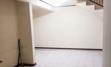 DI SEWAKAN DI KONTRAK RUMAH SIAP HUNI DEKAT GRIYA ANTAPANI  BANDUNG