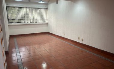 LINDA CASA EN ECHEGARAY