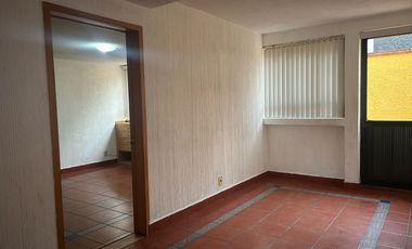 LINDA CASA EN ECHEGARAY