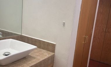 LINDA CASA EN ECHEGARAY